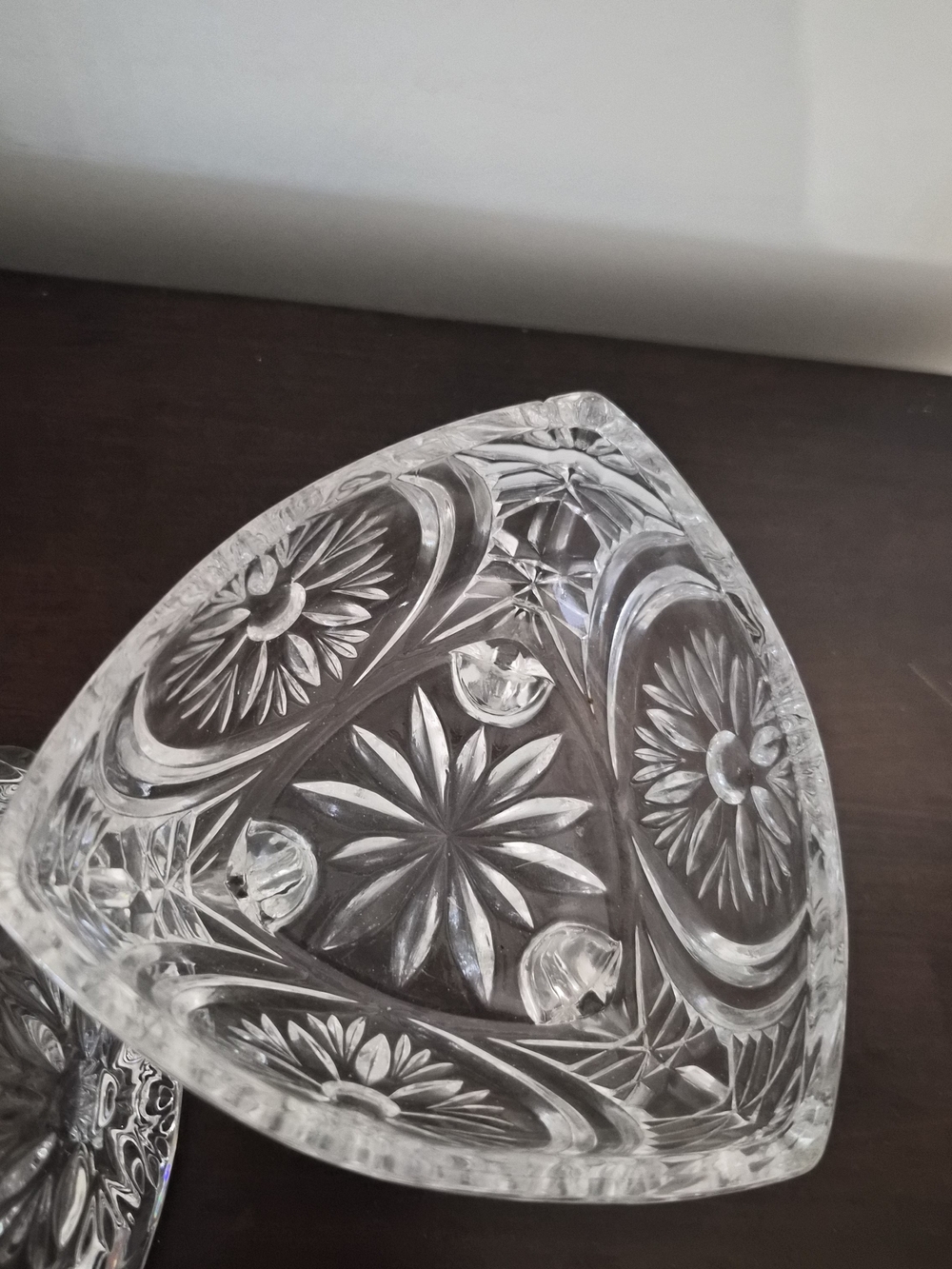 Clear Cut-Glass Lidded Candy Dish - Elegant Home Serveware - Picture 4 of 7